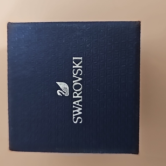 SWAROVSKI WOMENS RING - Picture 6 of 6